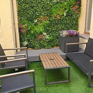  Hébergement de vacances Maison Climatisee ,2 Chambres, Parking Compris